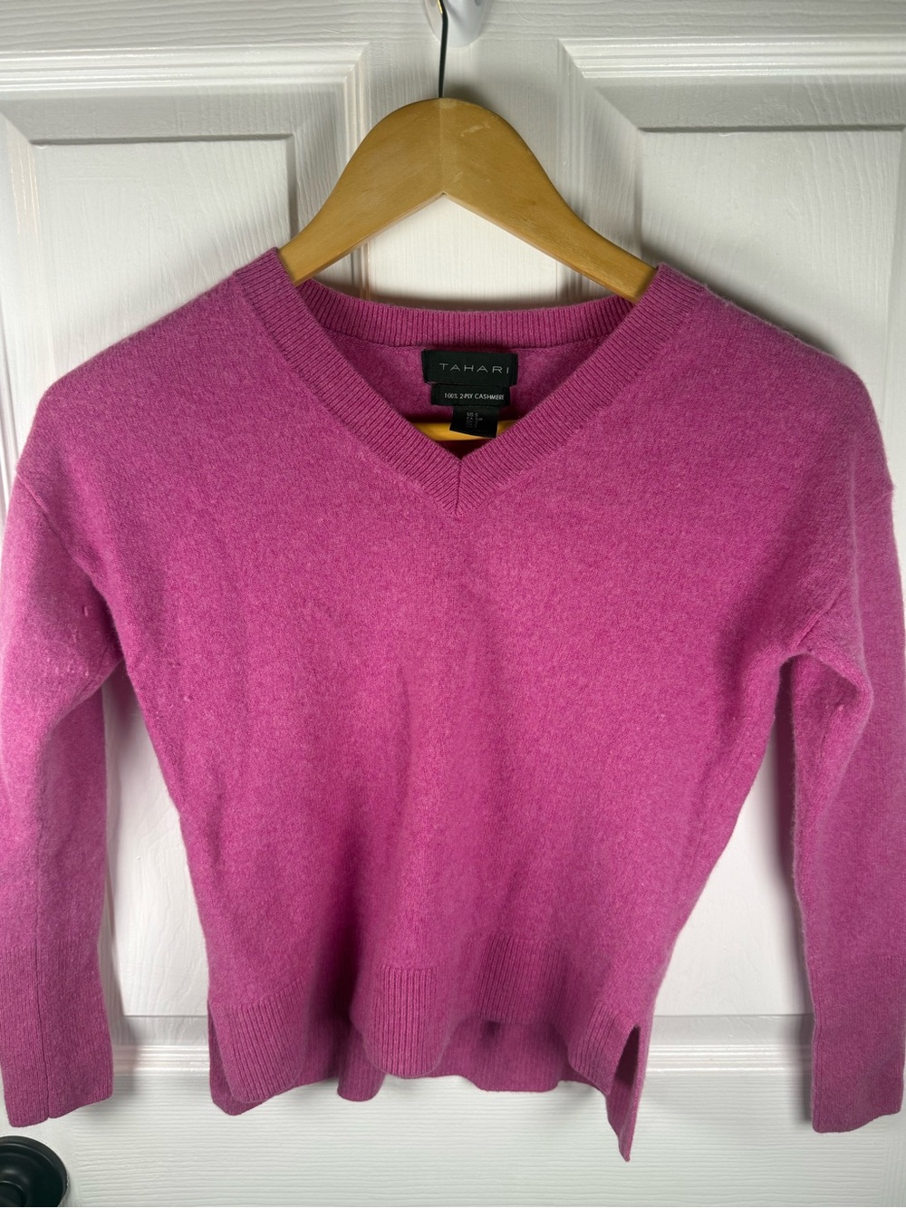 Tahari V-Neck Cashmere-Blend Sweater — Fuchsia Pink